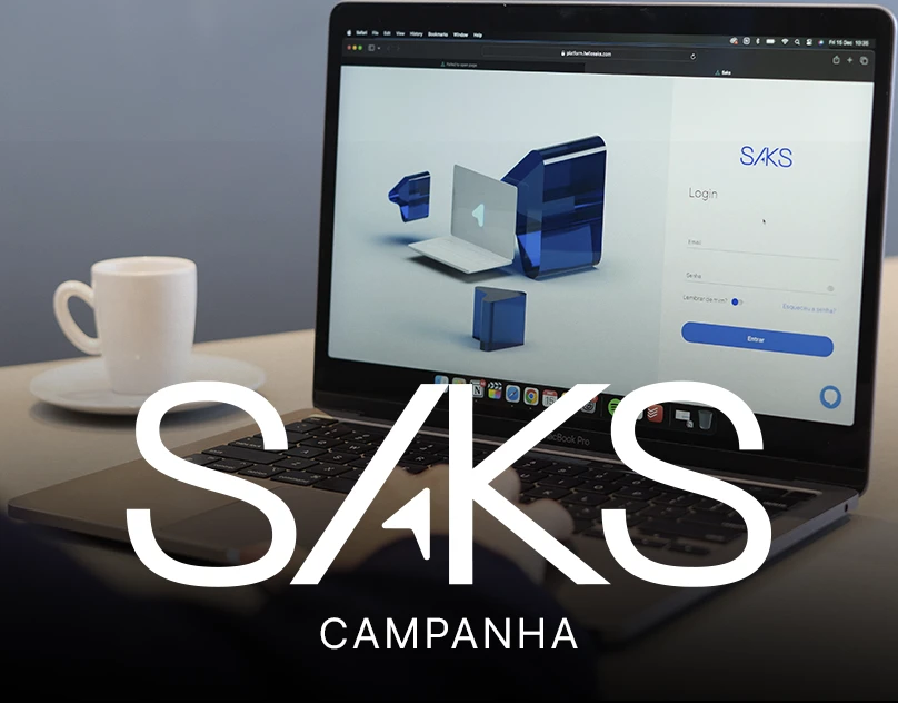 Capa da campanha Saks — Agora é Global